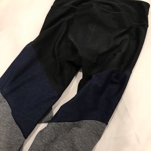 Outdoor Voices Pants - Outdoor Voices 7/8 Spring Legging- great condition Outdoor Voices Pants - Outdoor Voices 7/8 Spring Legging- great condition